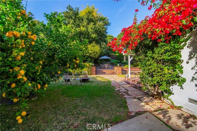 19029 Sprague Street, Tarzana (los Angeles), CA 91356