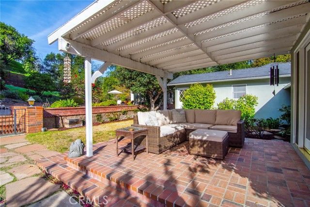 19029 Sprague Street, Tarzana (los Angeles), CA 91356