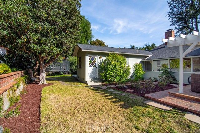 19029 Sprague Street, Tarzana (los Angeles), CA 91356