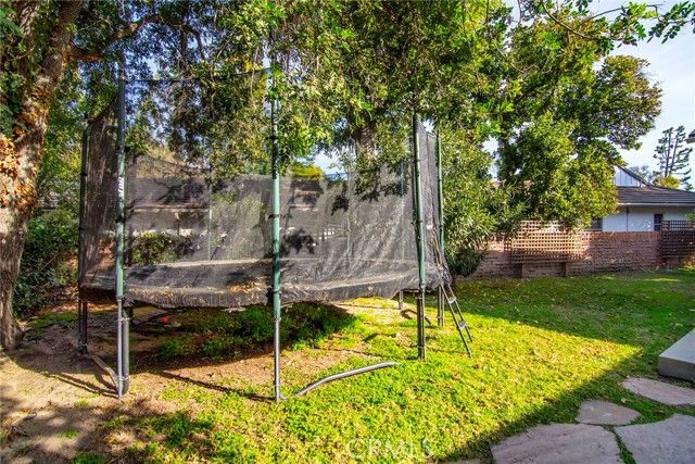 19029 Sprague Street, Tarzana (los Angeles), CA 91356