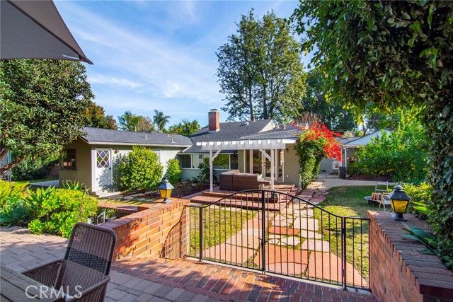 19029 Sprague Street, Tarzana (los Angeles), CA 91356