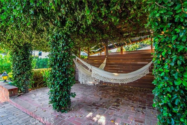 19029 Sprague Street, Tarzana (los Angeles), CA 91356