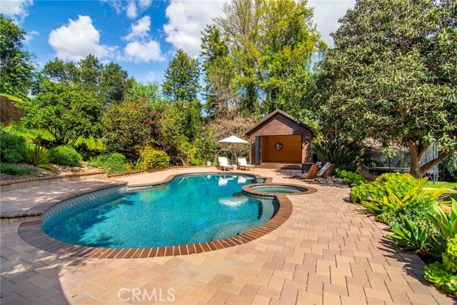 19029 Sprague Street, Tarzana (los Angeles), CA 91356