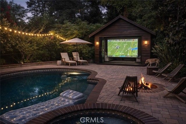 19029 Sprague Street, Tarzana (los Angeles), CA 91356