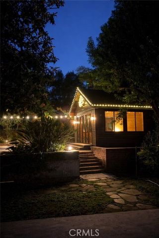 19029 Sprague Street, Tarzana (los Angeles), CA 91356