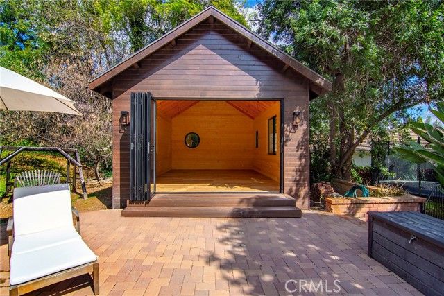 19029 Sprague Street, Tarzana (los Angeles), CA 91356