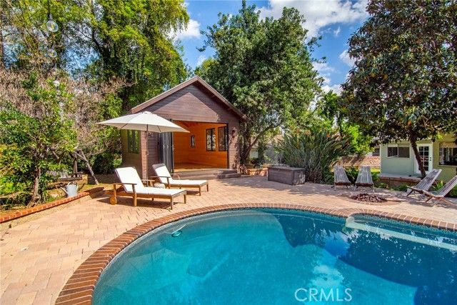 19029 Sprague Street, Tarzana (los Angeles), CA 91356