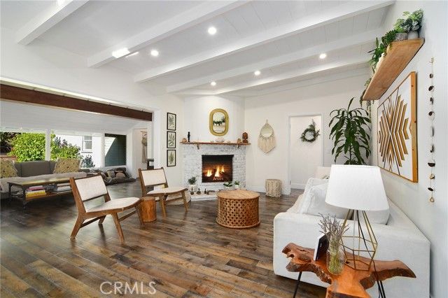 19029 Sprague Street, Tarzana (los Angeles), CA 91356