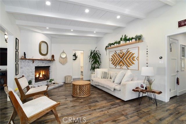 19029 Sprague Street, Tarzana (los Angeles), CA 91356