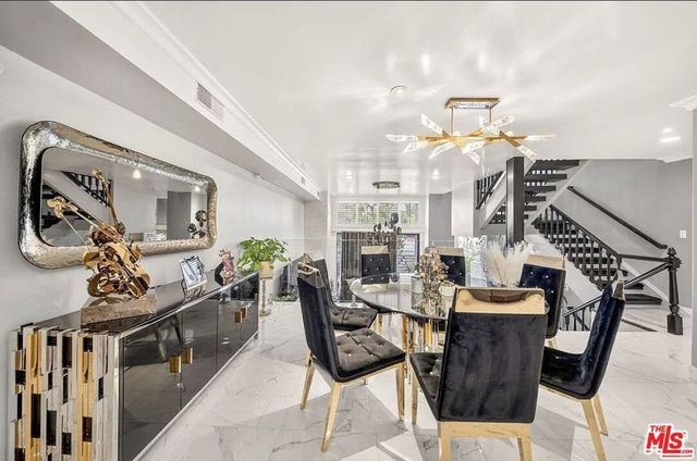 5305 White Oak Avenue F, Encino, CA 91316