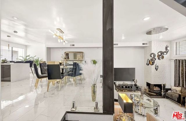 5305 White Oak Avenue F, Encino, CA 91316