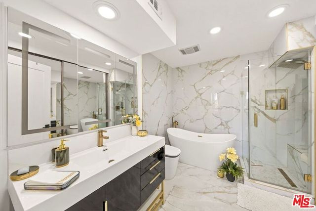 5305 White Oak Avenue F, Encino, CA 91316