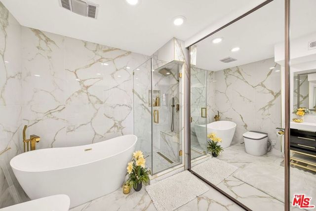 5305 White Oak Avenue F, Encino, CA 91316
