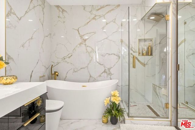 5305 White Oak Avenue F, Encino, CA 91316