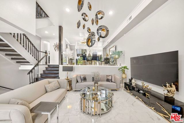 5305 White Oak Avenue F, Encino, CA 91316