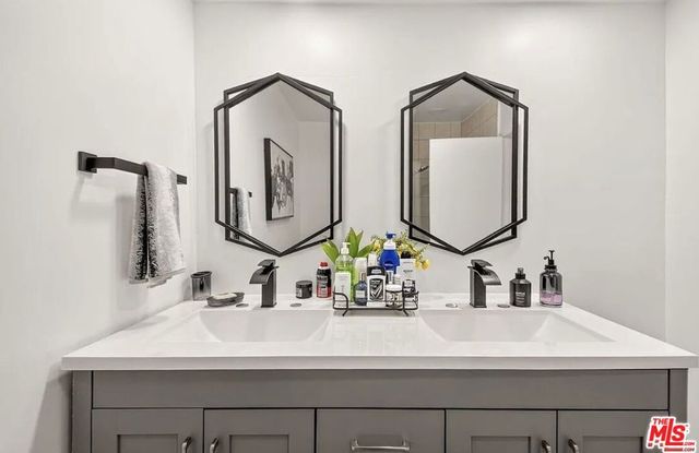 5305 White Oak Avenue F, Encino, CA 91316