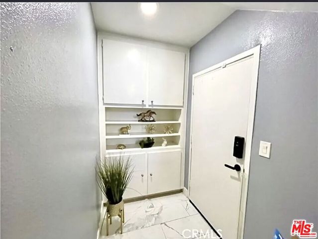 5305 White Oak Avenue F, Encino, CA 91316