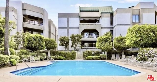 5305 White Oak Avenue F, Encino, CA 91316