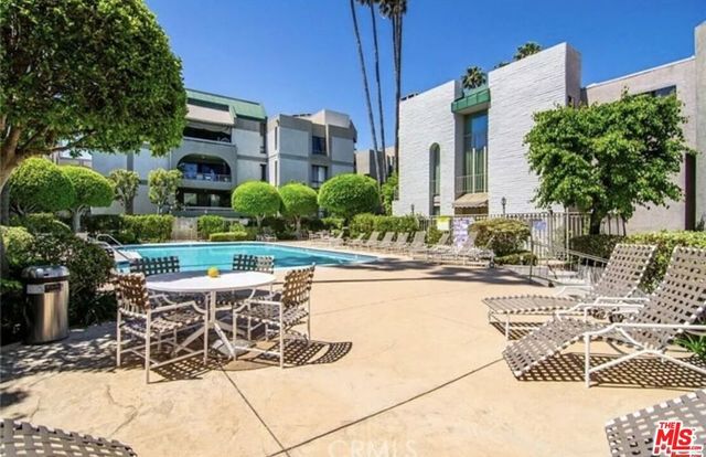 5305 White Oak Avenue F, Encino, CA 91316