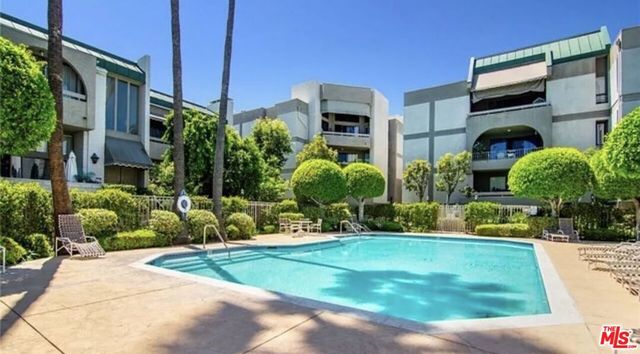 5305 White Oak Avenue F, Encino, CA 91316