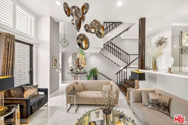 5305 White Oak Avenue F, Encino, CA 91316