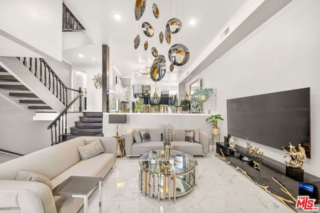 5305 White Oak Avenue F, Encino, CA 91316
