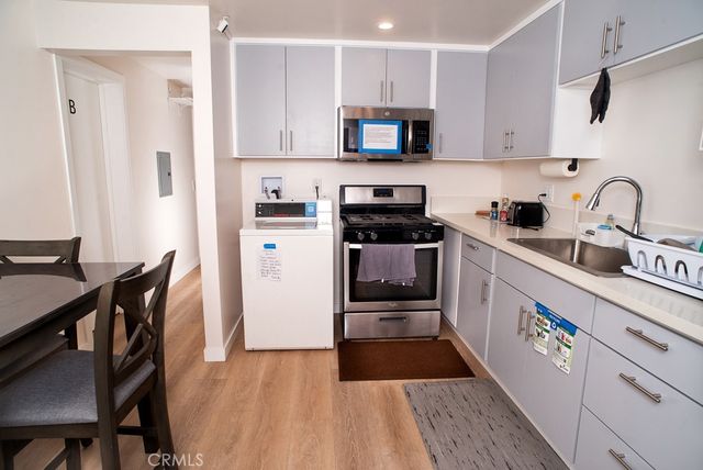 1134 W 39th, Los Angeles, CA 90037