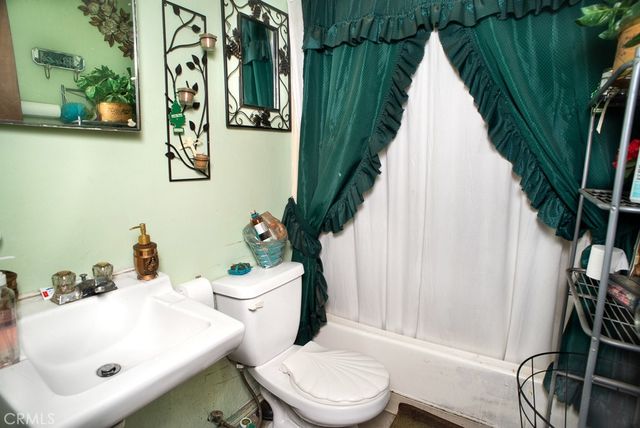 1134 W 39th, Los Angeles, CA 90037