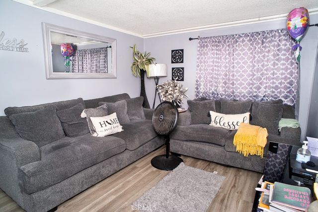 1134 W 39th, Los Angeles, CA 90037