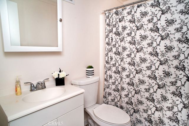 1134 W 39th, Los Angeles, CA 90037