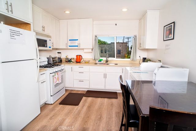 1134 W 39th, Los Angeles, CA 90037