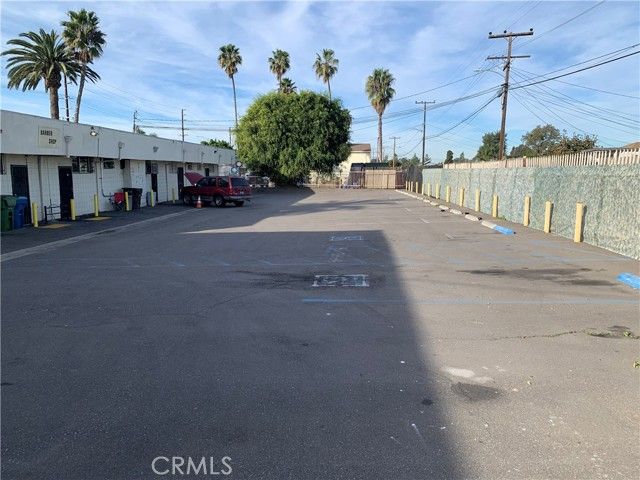 2105 W Compton, Compton, CA 90220