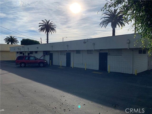 2105 W Compton, Compton, CA 90220