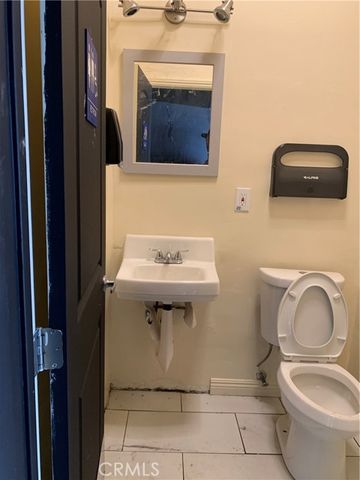 2105 W Compton, Compton, CA 90220