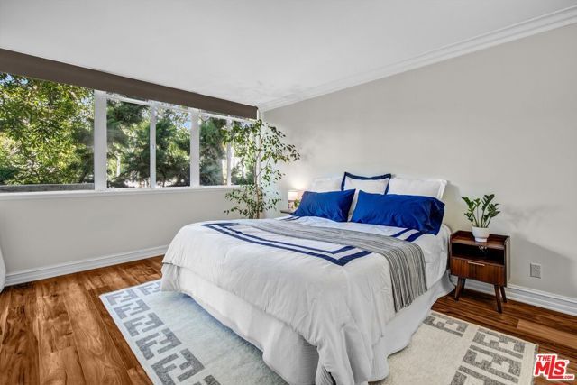 289 S Barrington Avenue A102, Los Angeles, CA 90049