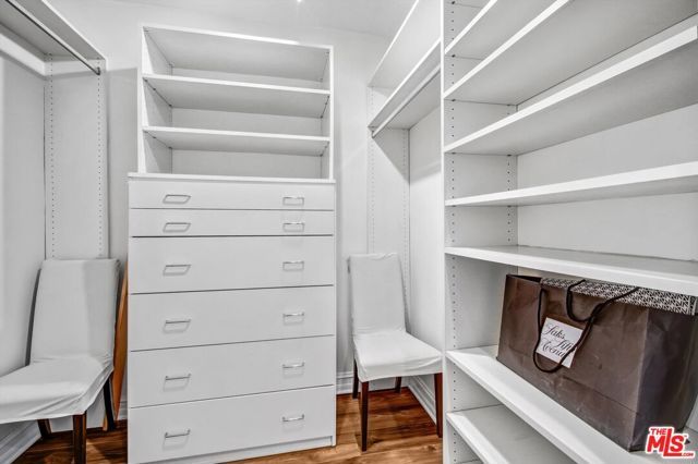 289 S Barrington Avenue A102, Los Angeles, CA 90049