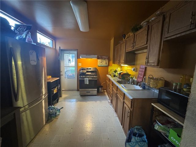 606 E 17th Ave, Munhall, PA 15120