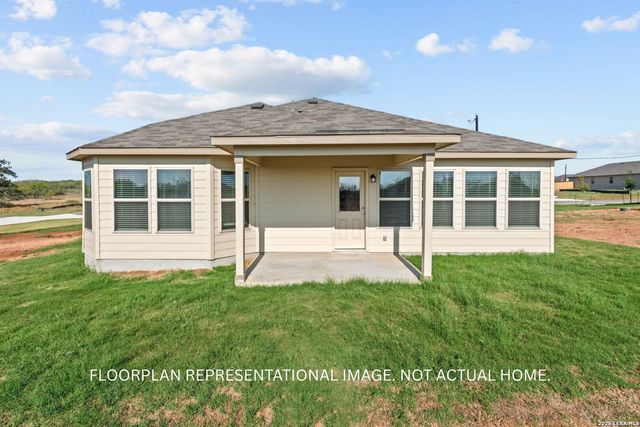 1024 Amber Lake, Seguin, TX 78155