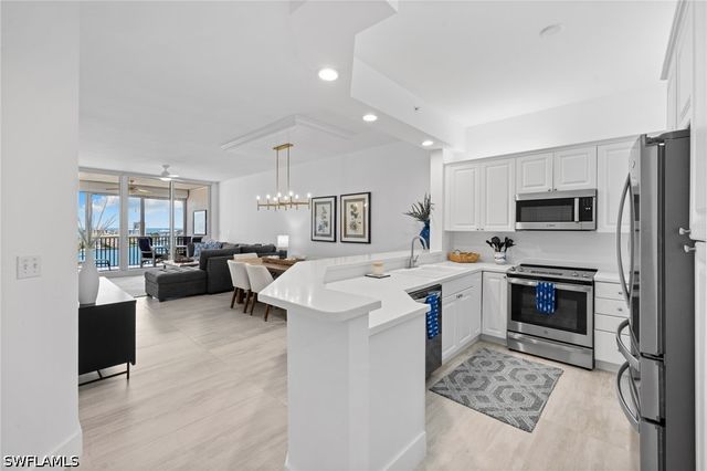 400 Flagship DR 1104, Naples, FL 34108