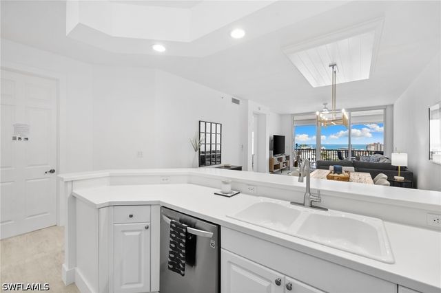 400 Flagship DR 1104, Naples, FL 34108