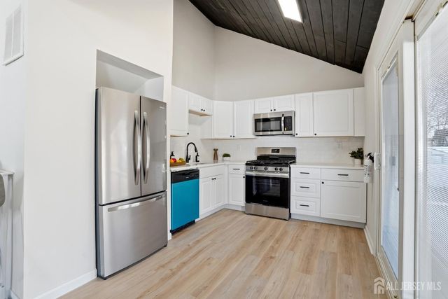 11 Lincroft Avenue, Old Bridge, NJ 08857