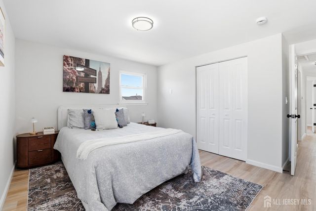 11 Lincroft Avenue, Old Bridge, NJ 08857