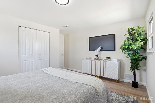 11 Lincroft Avenue, Old Bridge, NJ 08857