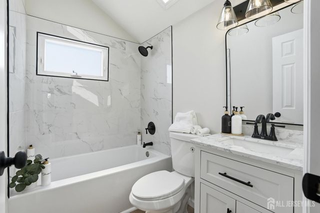 11 Lincroft Avenue, Old Bridge, NJ 08857