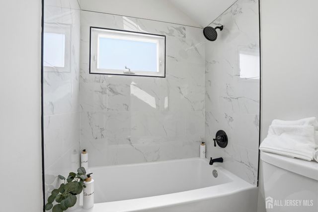 11 Lincroft Avenue, Old Bridge, NJ 08857