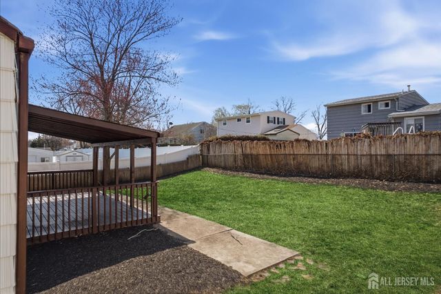 11 Lincroft Avenue, Old Bridge, NJ 08857