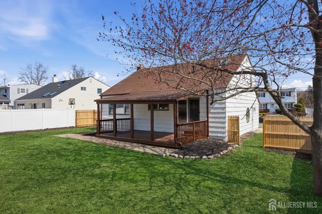 11 Lincroft Avenue, Old Bridge, NJ 08857