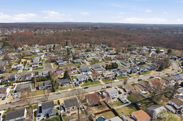 11 Lincroft Avenue, Old Bridge, NJ 08857