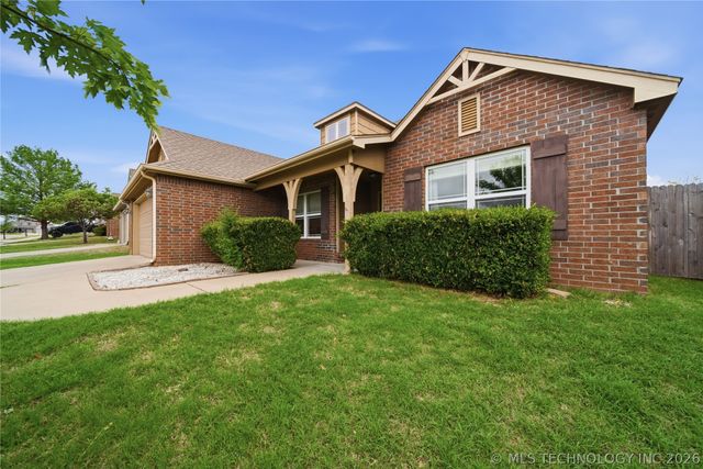 13319 S 21st Place, Bixby, OK 74008