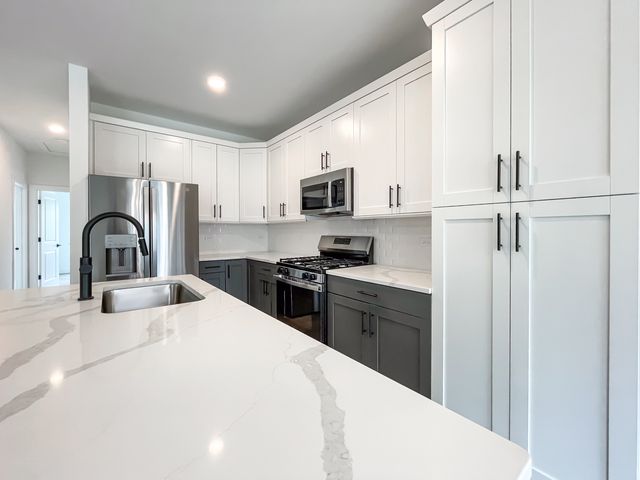 265 Regency Court C, Wauconda, IL 60084